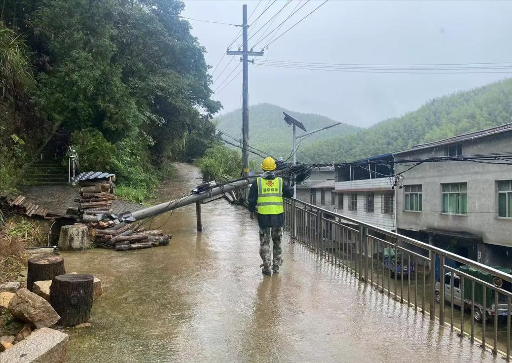 福建队客场惨败，面临严峻考验